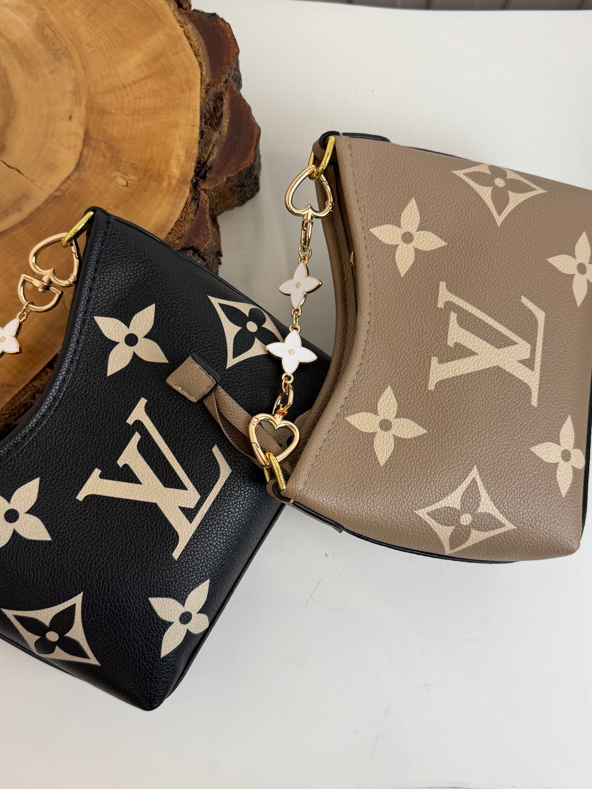 LV Pochette Accessoires