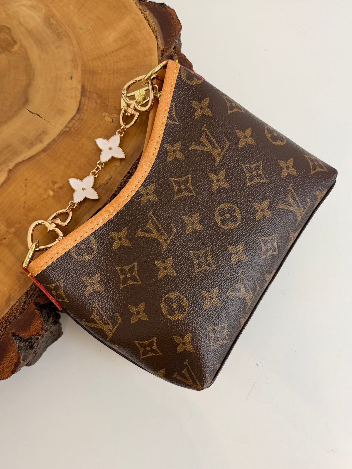 LV Pochette Accessoires