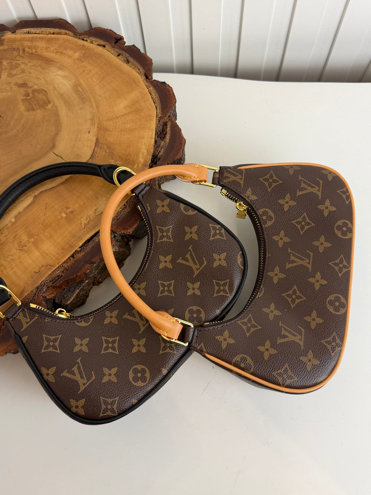 LV Bandoulière 20