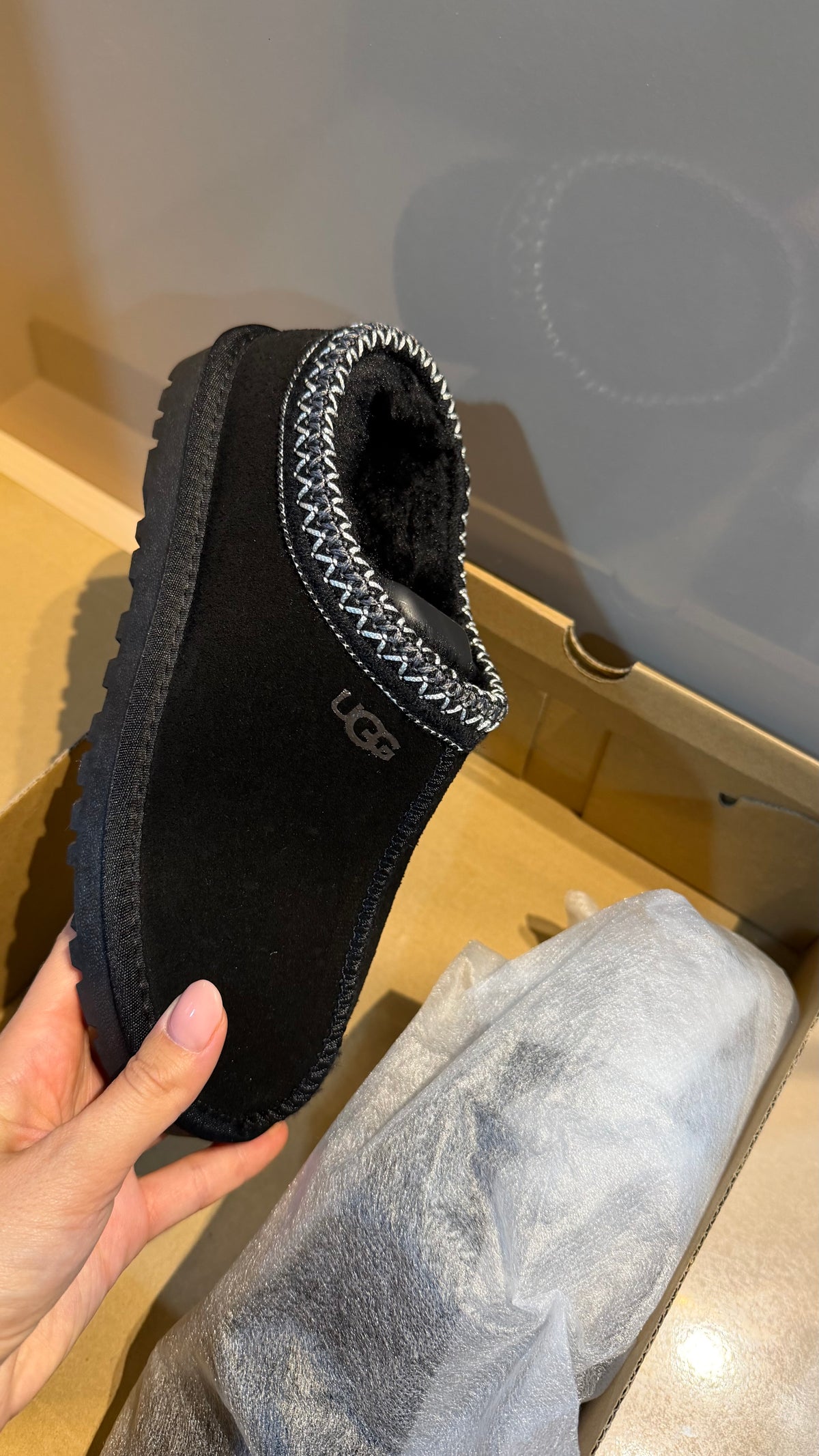 UGG Tasman