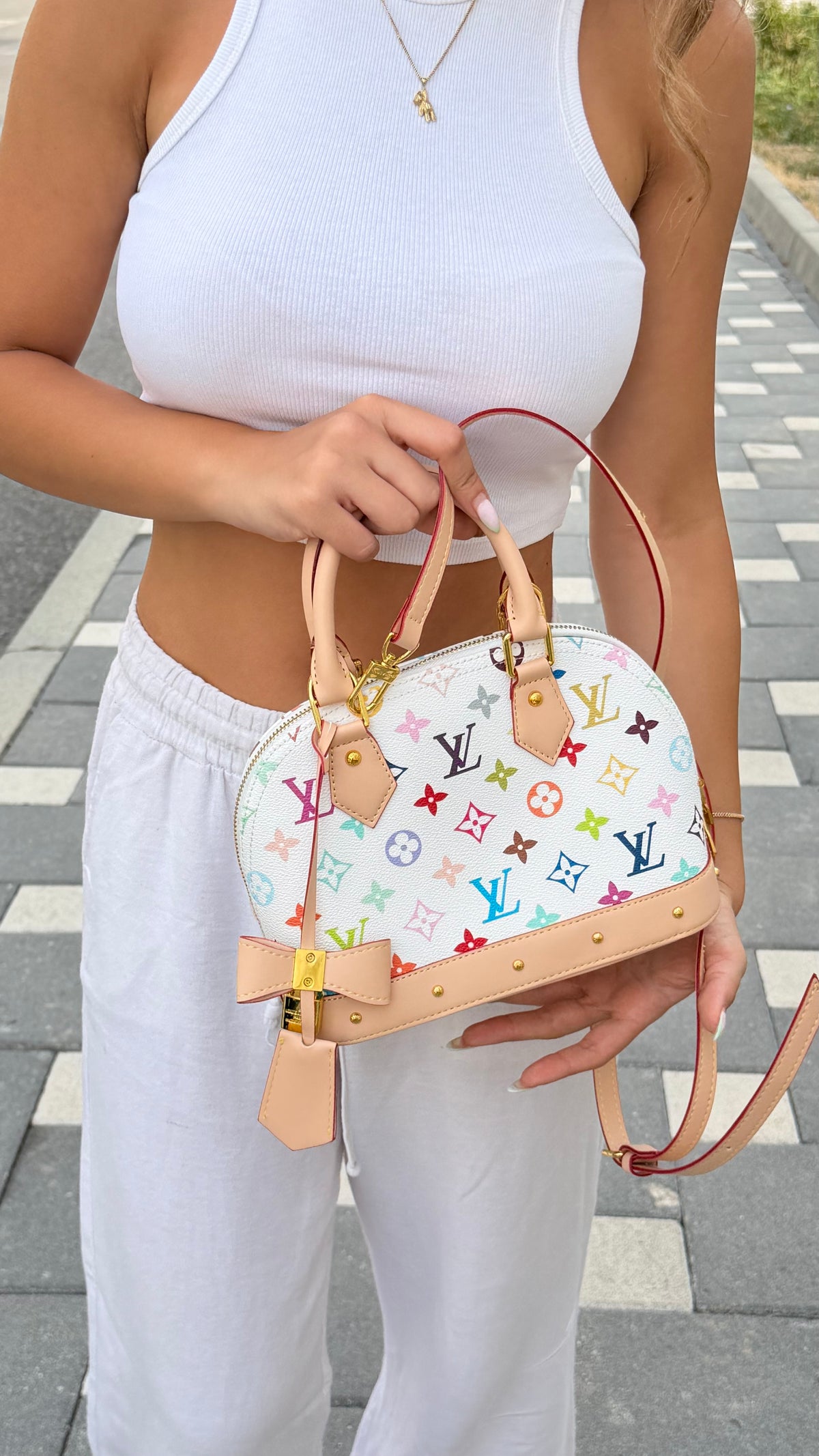 LV – Multicolor White