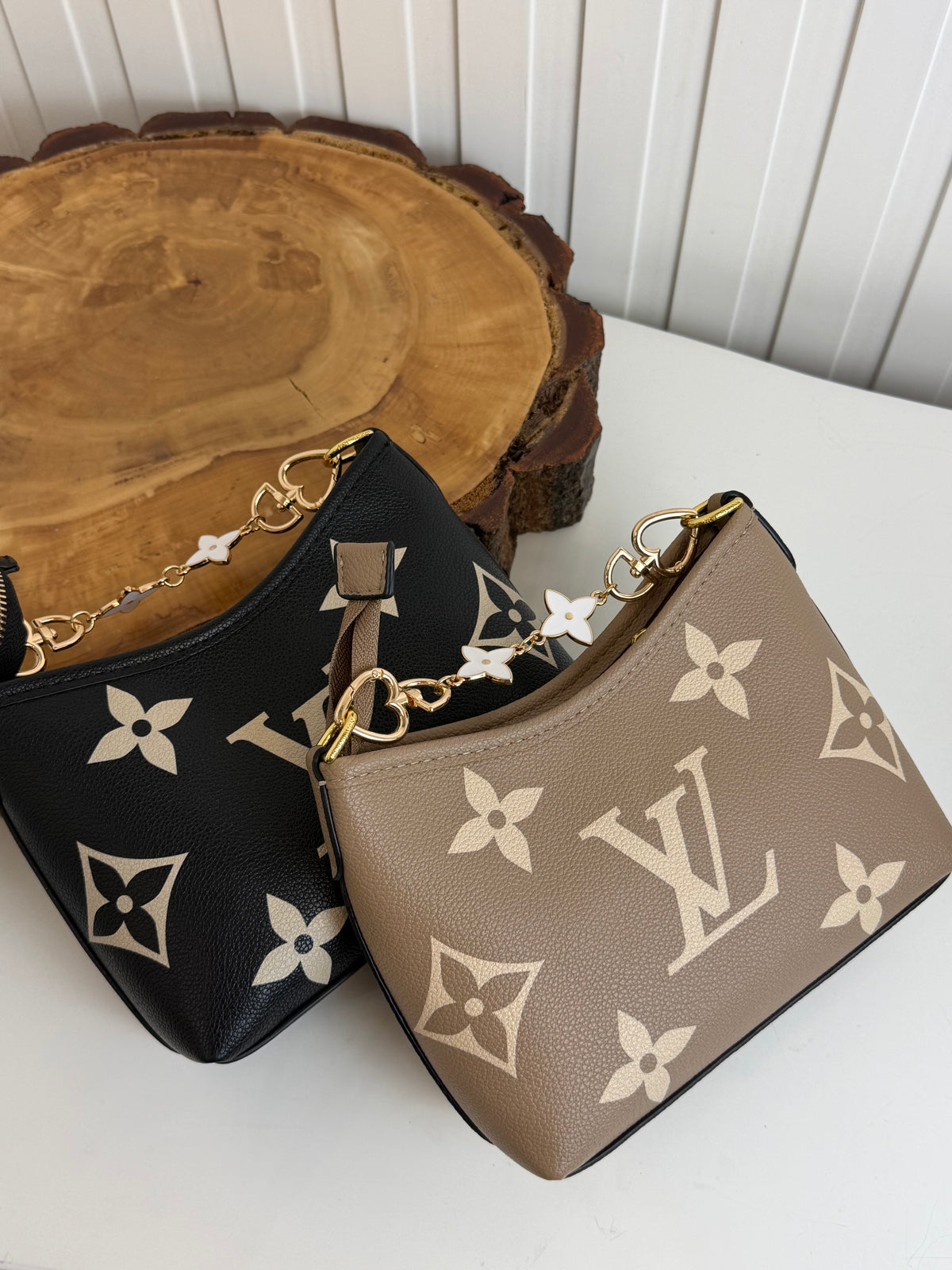 LV Pochette Accessoires