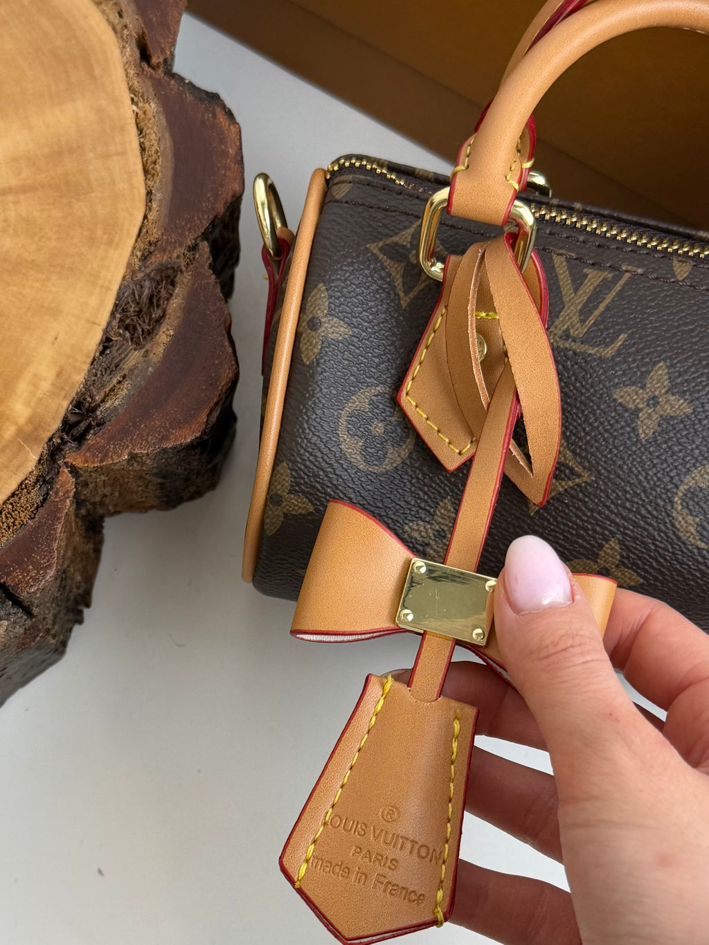 LV Speedy Bandoulière 20