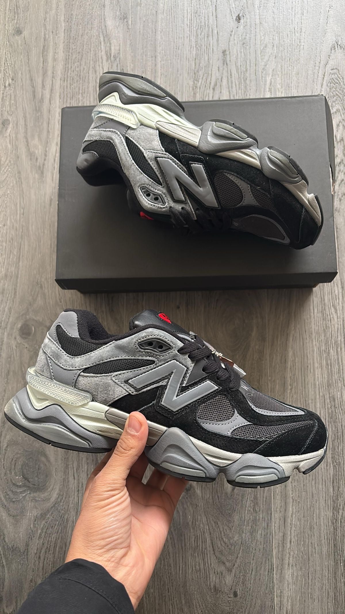 New Balance 9060