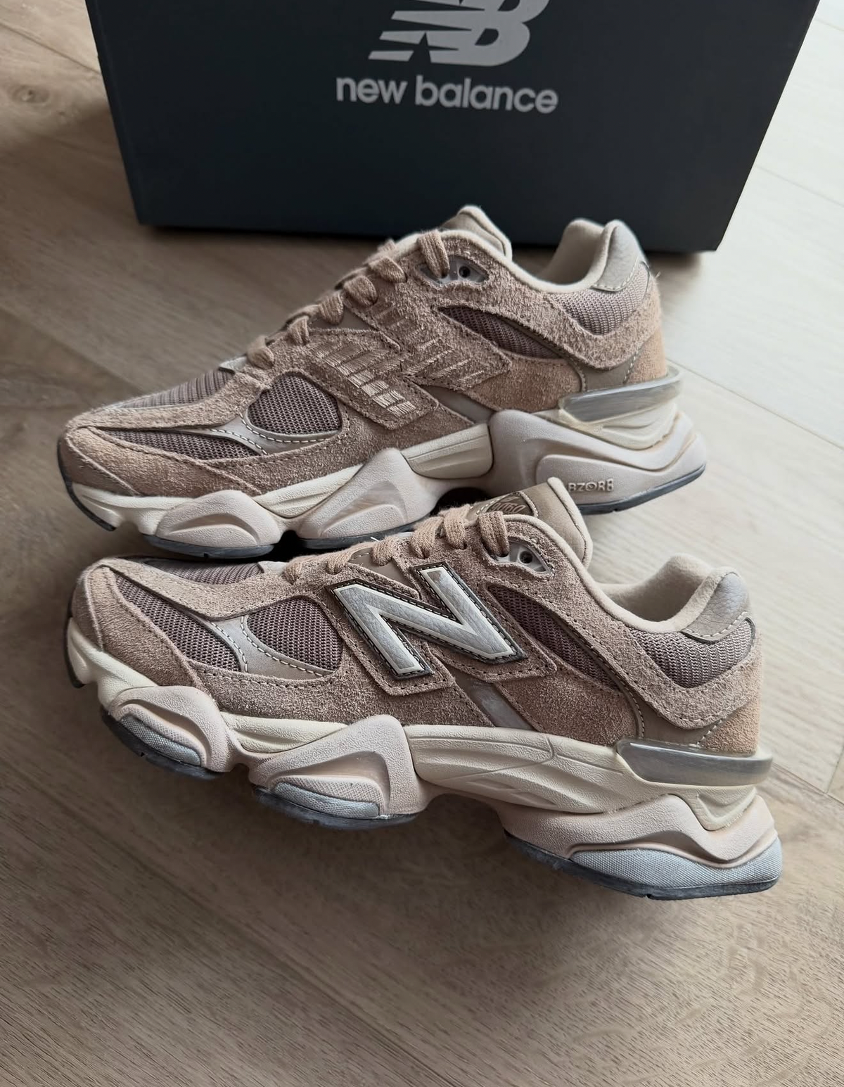 New Balance 9060