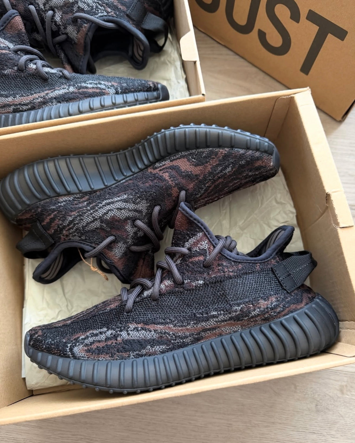 Yeezy Boost V2