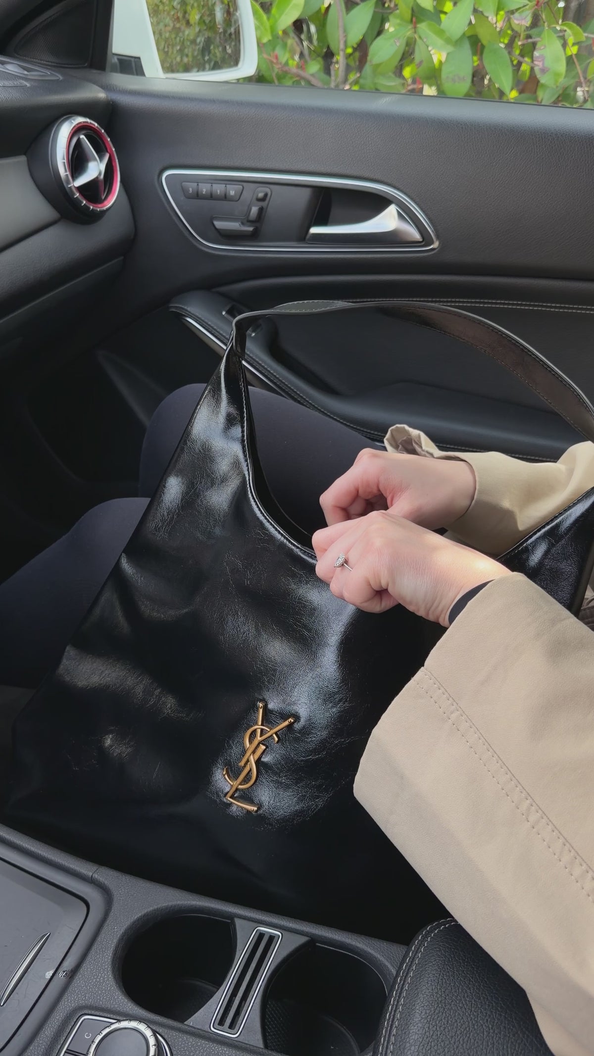 Saint Laurent Le 5 à 7 Hobo Bag